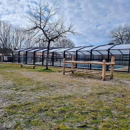 Апартаменты La Aux Papillons Bord Du De Peyre 7 Pp Piscine Chauffee